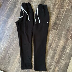 Figs High-waist scrub pants (2 pairs)